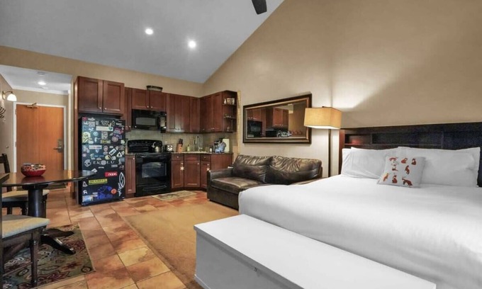 North Park City Apartment | Intimate Mtn Studio, Walk to Main St