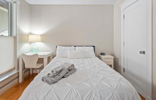 Riverside Apartment | Inviting 3BR In Cambridge Walk To T & Central Sq