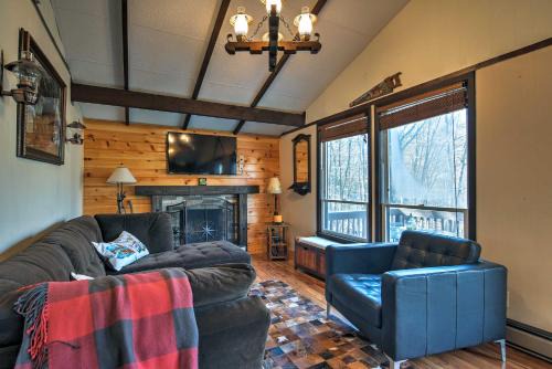 Beech Mountain House | Inviting Beech Mountain Family Retreat with 3 Decks!