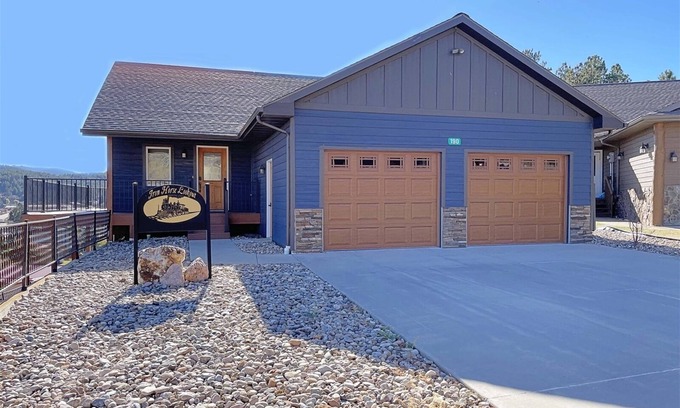 Hill City House | Iron Horse Lookout | 3 Bed, 2 Bath