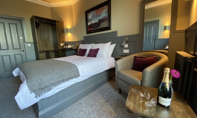 Irvine House | Irvine Guest House