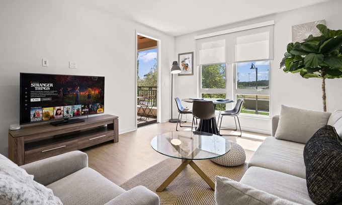 Laguna Hills Condo | Irvine!Lovely 2bed Apt with free parking, near SNA
