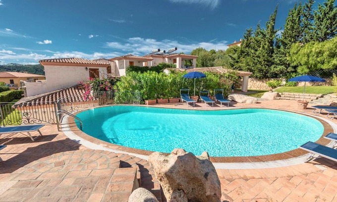 Tanaunella Apartment | ISA-Residence with swimming-pool in Tanaunella, apartments with air conditioning and private outdoor space