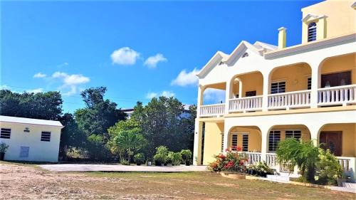 The Valley Apartment | Island Paradise Apartments