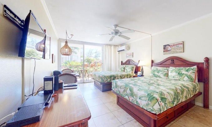 Wailua Hotel | Islander on the Beach 111