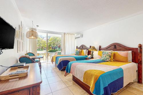 Wailua Hotel | Islander on the Beach 171