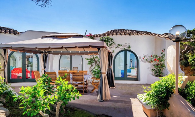 Porto Rafael Villa | Villa near the Beach with Seaview, Wi-Fi, A/C, Terrace and Garden