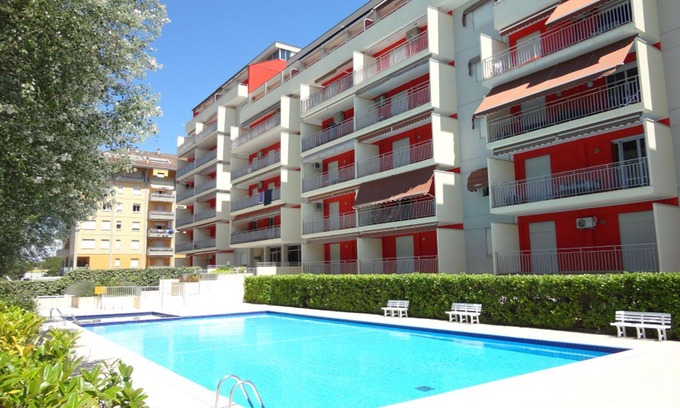 Porto Santa Margherita Apartment | Flat with swimming pool in the city center