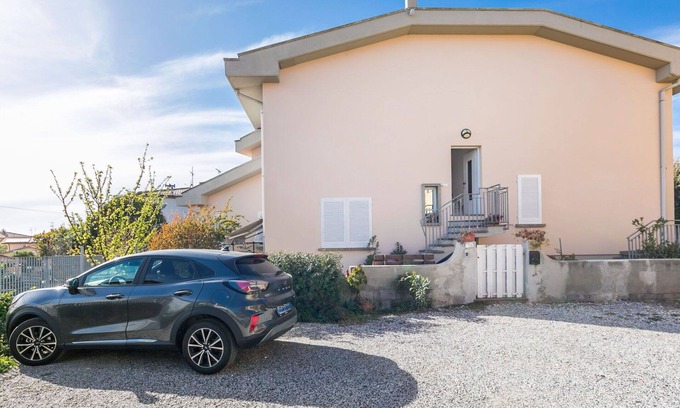 Rosignano Solvay Apartment | Nice apartment for 3 people with WIFI, A/C, TV, patio, pets allowed and parking