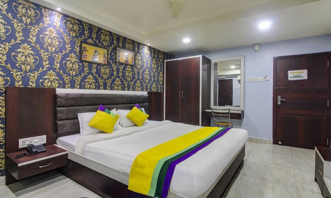 Jamshedpur Hotel | Itsy by Treebo - Golden Fiesta