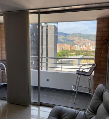 Laureles - Estadio Hotel | Ivanna Jumar ApartaHotel - Laureles Estadio