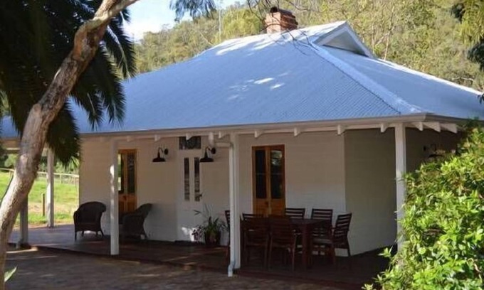 Bickley House | Jacarandas Cottage Bickley Valley