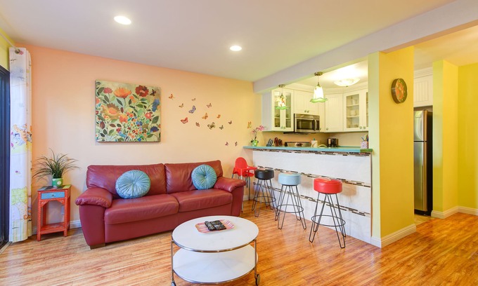Hermosa Village House | Jan 15-18/GVH3/Closest Walk2Disney+CUTE+Wifi+Netflix+Parking+