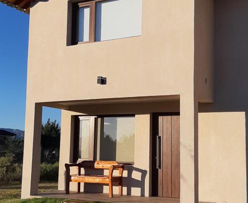 Dina Huapi House | Jardín de Estepa