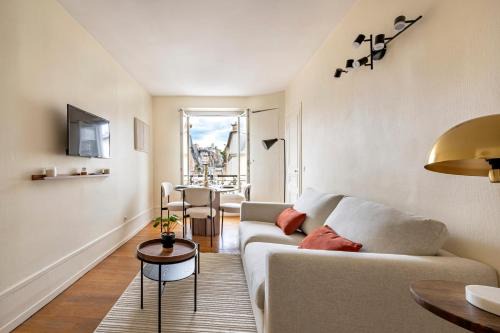Notre-Dame-des-Champs Apartment | Jardin du Luxembourg I Fully equipped with View