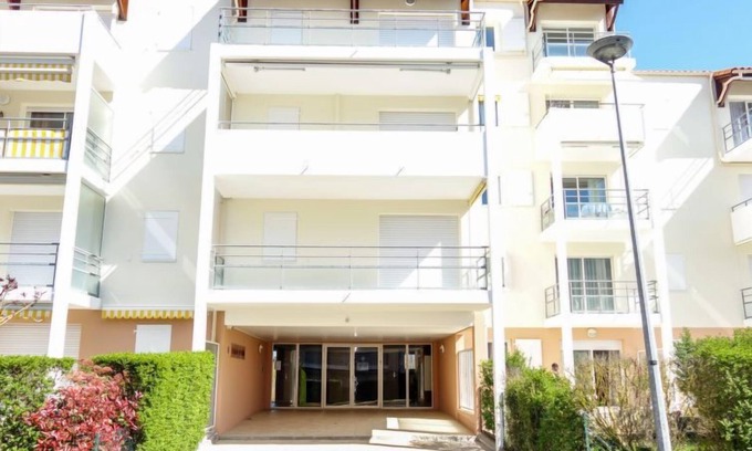 Vaux-sur-Mer Apartment | Jardins de Pontaillac by Interhome