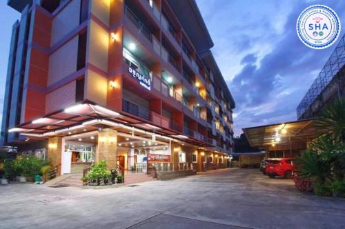 Trang Hotel | Jaroonsak Grand