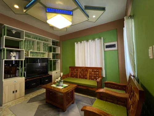 Santo Tomas House | Jasmin's Place