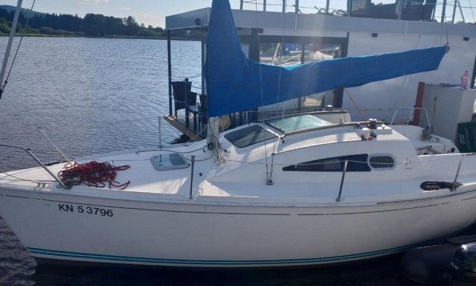 Frymburk Boat Rental | Jeanneau Sun Way 25