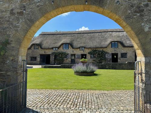 Sherborne House | Jerards Stables