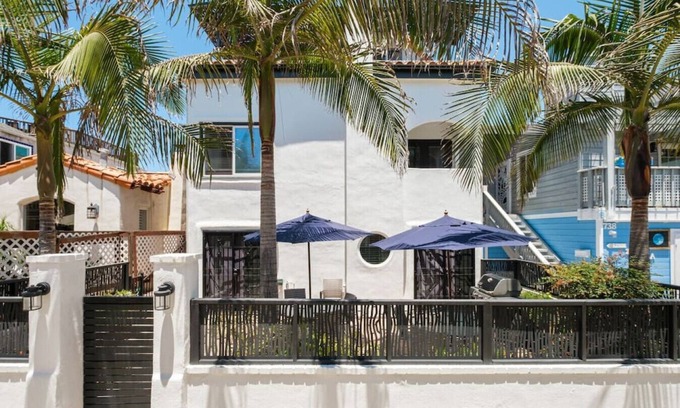 Mission Beach House | Jersey Court Jubilee! Dual Town Homes on 1 Lot!