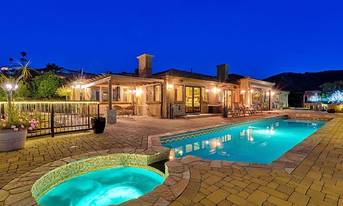 La Jolla Heights Villa | Jewel Above La Jolla Shores - 4 Bed 4.5 Bath Heated Pool Ocean View