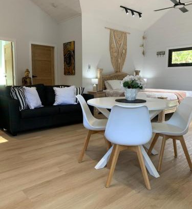 Vincentia House | Jezabel's Retreat Jervis Bay