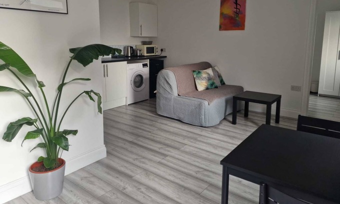 Llandaff North Apartment | Jibbys Pad, clean, stylish and perfectly located to Cardiff City Centre