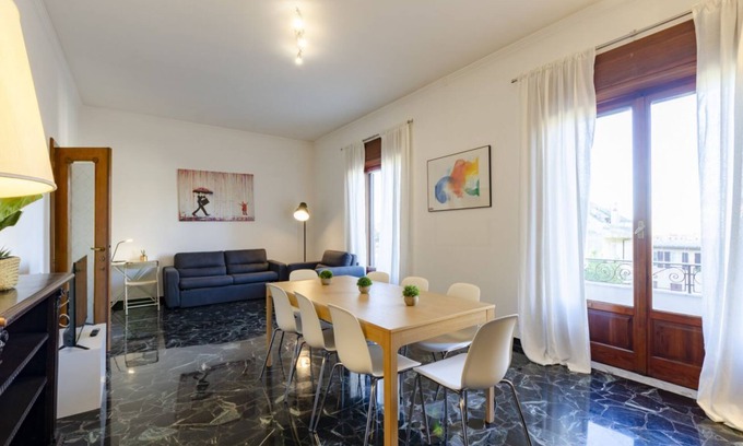 Albaro Apartment | JOIVY Apt for 7 Perfect for Families close to Beaches