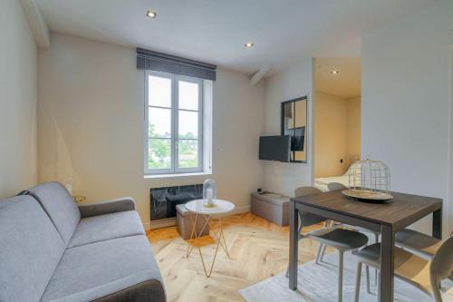 Champagne-au-Mont-d'Or Apartment | Joli T1 pour 4, Champagne, Monts d'Or, Lyon