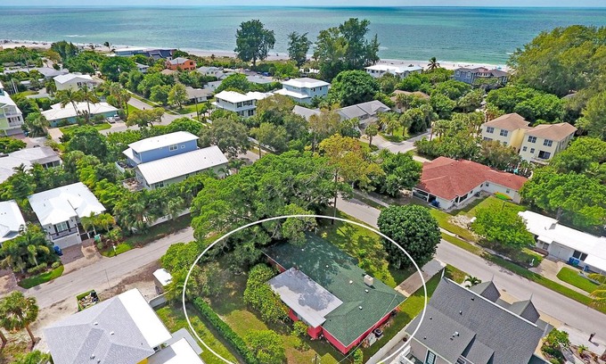 Holmes Beach House | "Joy Abounds," Holmes Beach, AMI! OLD FLORIDA home, Fully renovated in 2016!