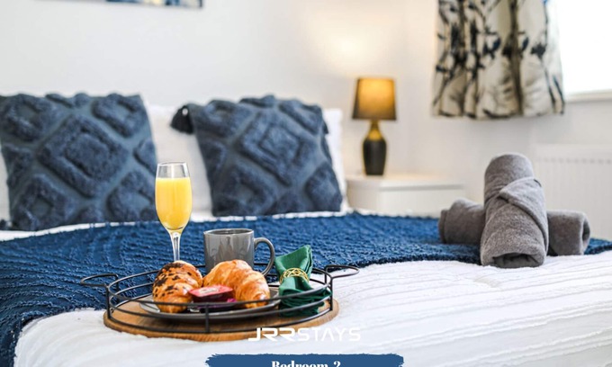 Wolverhampton House | JRR Stays - West Midlands - Wolverhampton - WV11