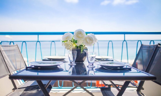 Juan-les-Pins Apartment | Juan Les Pins: apartment with incredible sea view