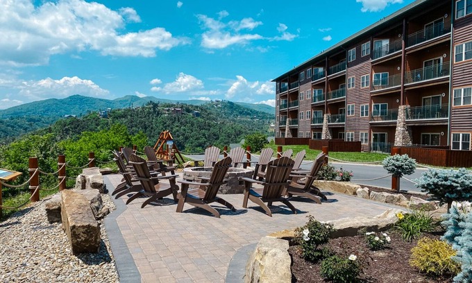 Chalet Village North Apartment | July 4th, Smoky Mountain Getaway!