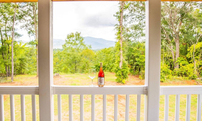 Clifford Cottage | JULY DISCOUNT! Romantic 2 BR 2 story w/mountain views and stunning outdoor space