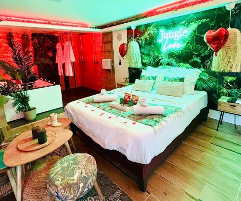 Serris Apartment | Jungle Love avec Balnéo à 10 min de Disneyland Paris