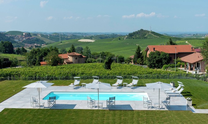 Guarene Bed & Breakfast | Junior suite 103 with balcony - Relais PQlin & Winery.