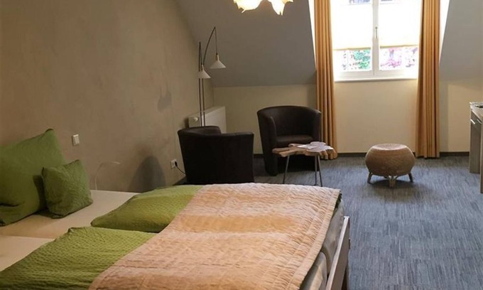 Weisenheim am Berg Bed & Breakfast | Junior Suite - Pinot Noir - Alter Winzerhof