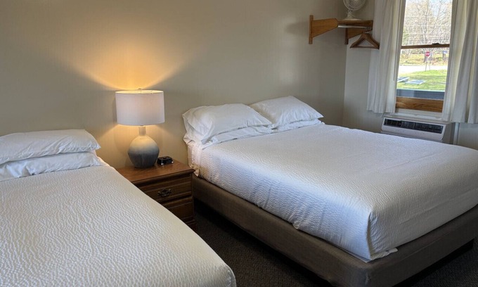 Greenville Junction House | Juniper Motel-Lake Front-Double Queen-Pet Friendly