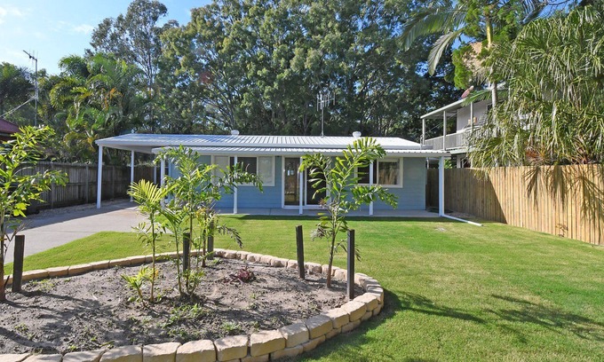Toogoom House | Just Beachy - 2BR - Close to Beach - WIFI - Renovated