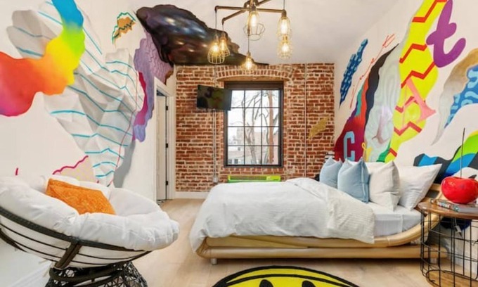 Golden Triangle Apartment | Just Create It Art Suite 205