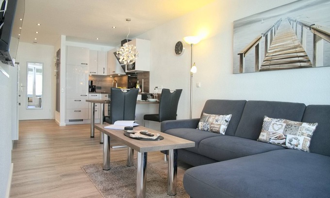 Groemitz Apartment | Kaiserhof App. 203 "kaiserhofresidenz" Inkl. Infrarot- Sauna und Wlan