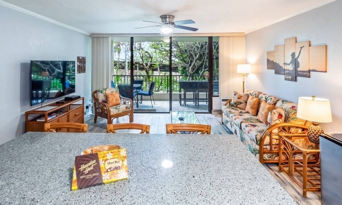 Historic Kailua Village Condo | Kalanikai 118 – Tropical Oasis Condo in Amazing Location! Walk to Everything