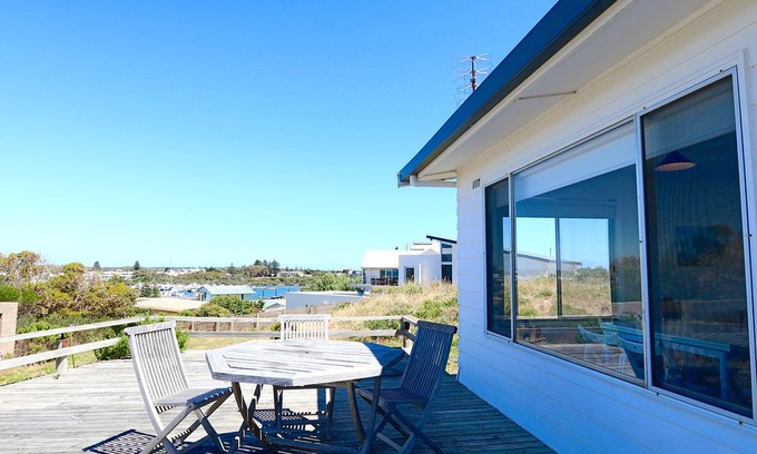 Waterhouse House | Kalimna 360 degree ocean views
