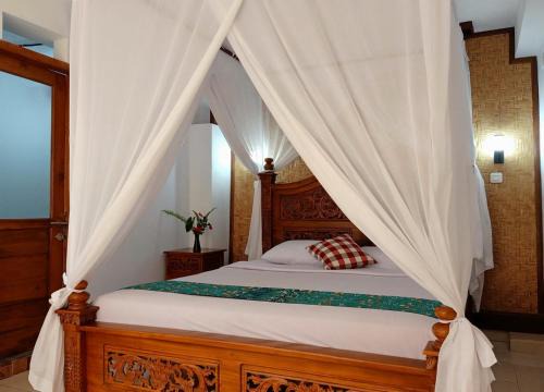 Munduk House | KARANG SARI Guesthouse & Warung