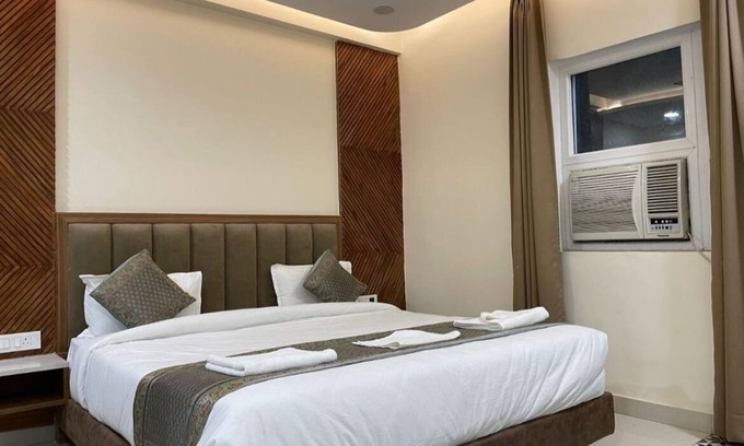 Varanasi Hotel | Kashi hotel in Varanasi near kashi vishwanth temple