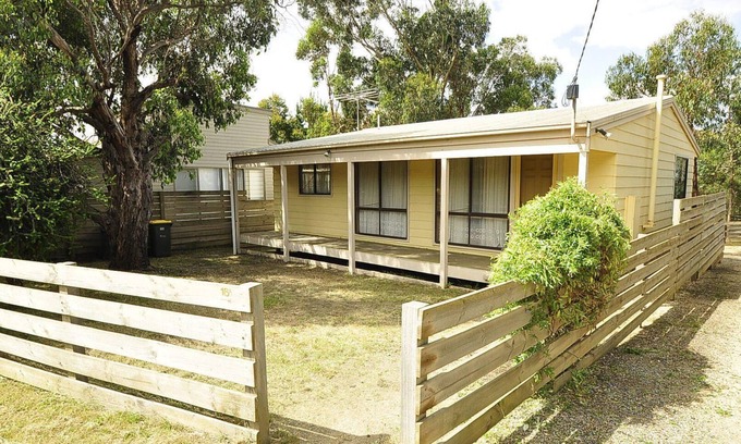 Aireys Inlet House | Kate's Cottage - Walk to the Beach & Clifftops