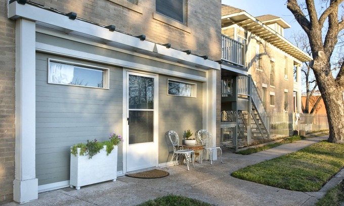 Smithville Bed & Breakfast | Katy House Bed and Breakfast