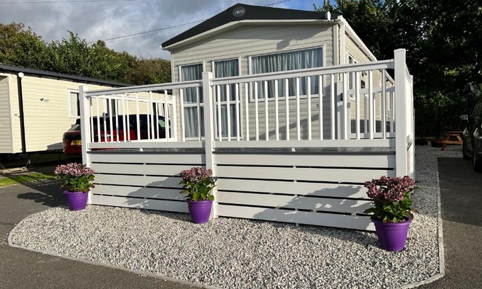 Newquay House | Kayes Retreat Three bed caravan Newquay Bay Resort Quieter area of park