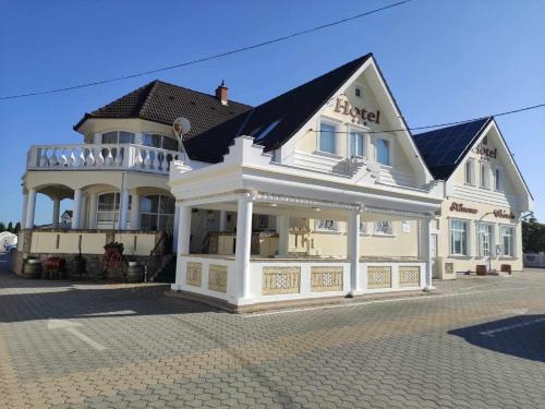 Nyiregyhaza Hotel | Kemence Csárda és Szálloda